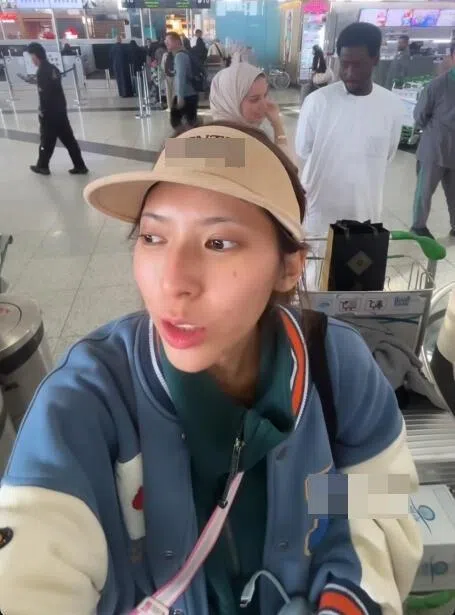 洪依嬣与剧组回新的旅程得经过多次转机。（取自洪依嬣Instagram）