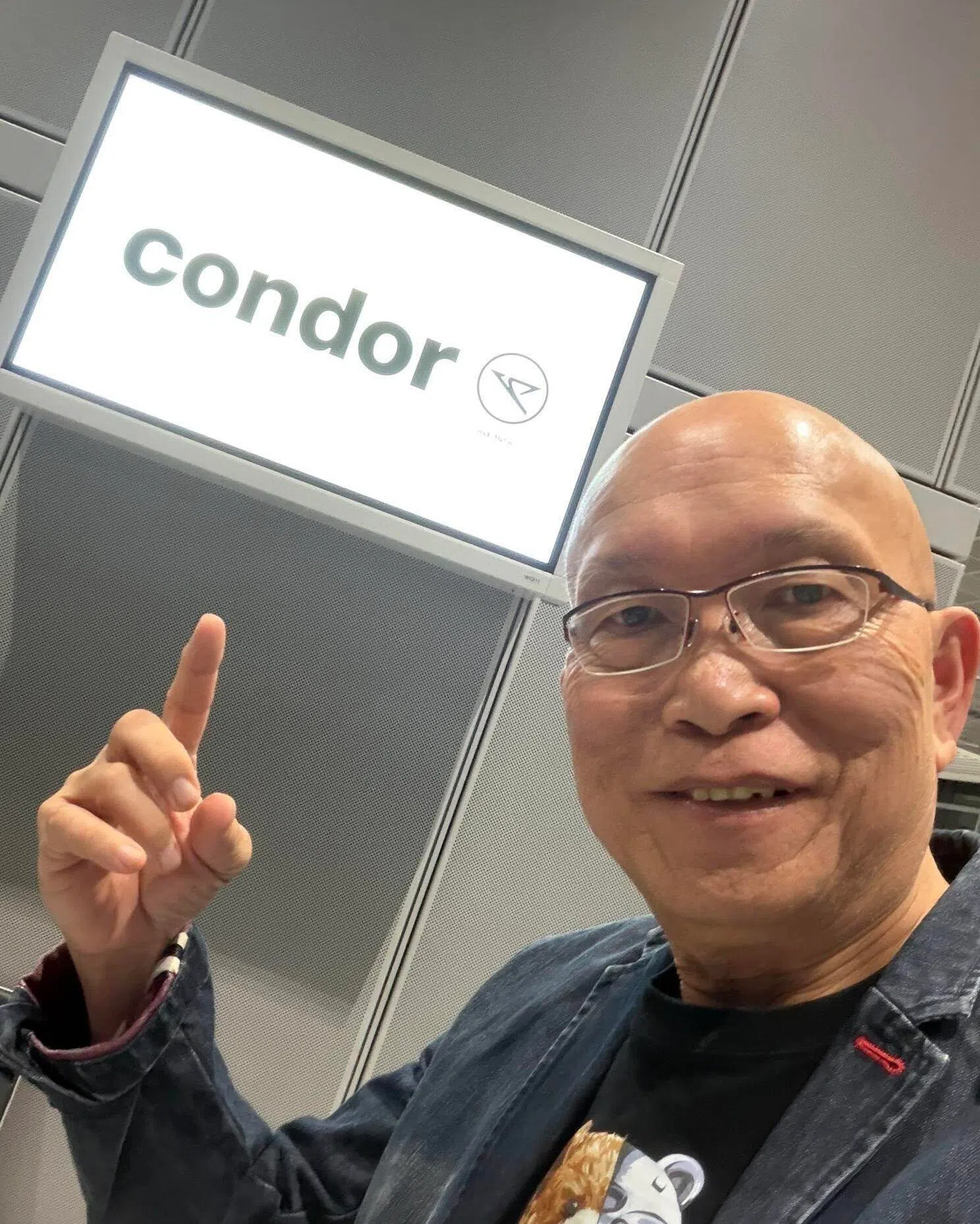目前人在米兰的廖昌胜原本打算星期二（3月3日）搭乘阿联酋航空，从米兰经迪拜返回新加坡，但他已另买机票，改在芬兰首都赫尔辛基转机回国。（受访者提供）