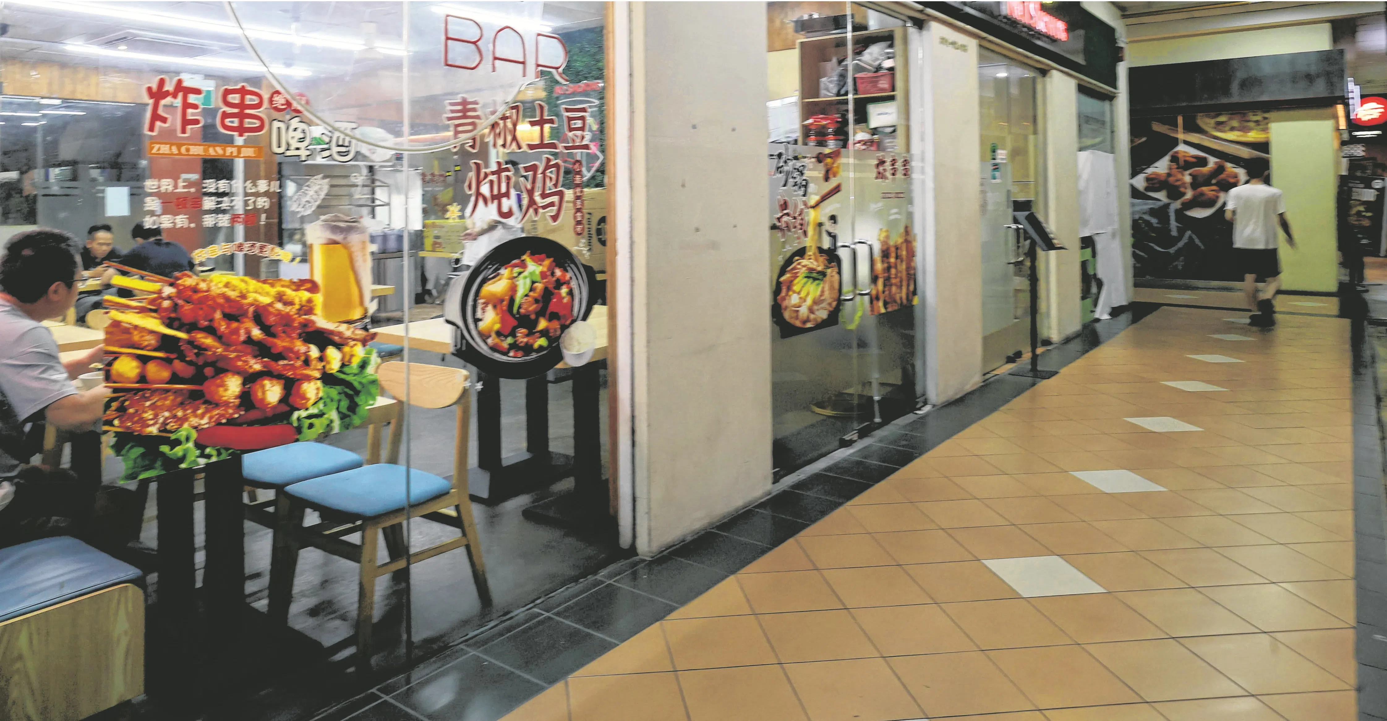 餐馆负责人说，事后暂停营业一天进行清理。（庄耿闻摄）