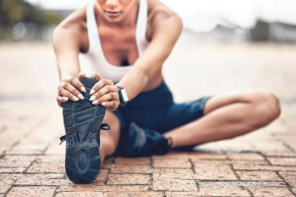 ▲腿后肌群伸展（Hamstring Stretch）。（取自iStockphoto）