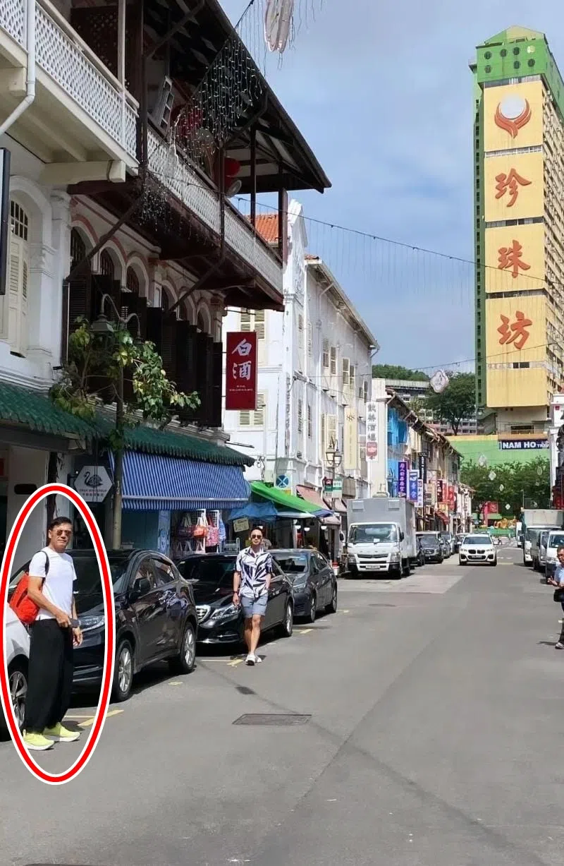 苗侨伟（红圈）在珍珠坊被目击。（取自网络）