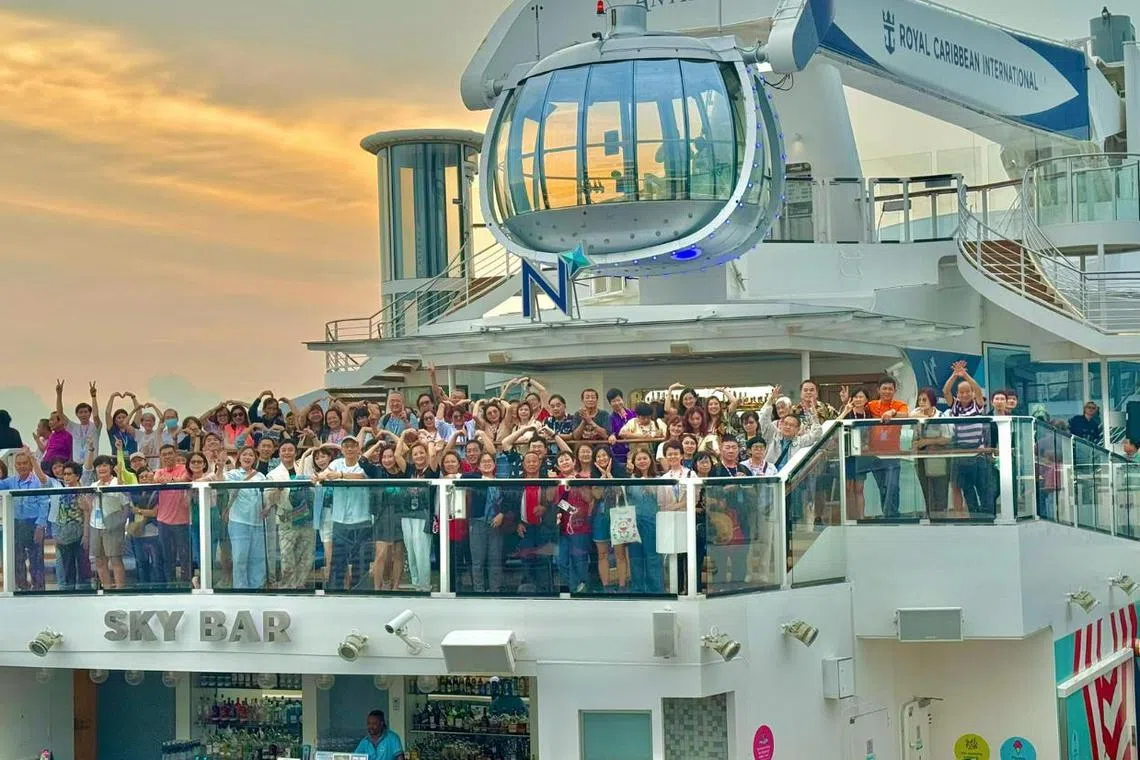 欢庆7周年台庆，96.3好FM DJ与400名听众海上游。（96.3好FM提供）