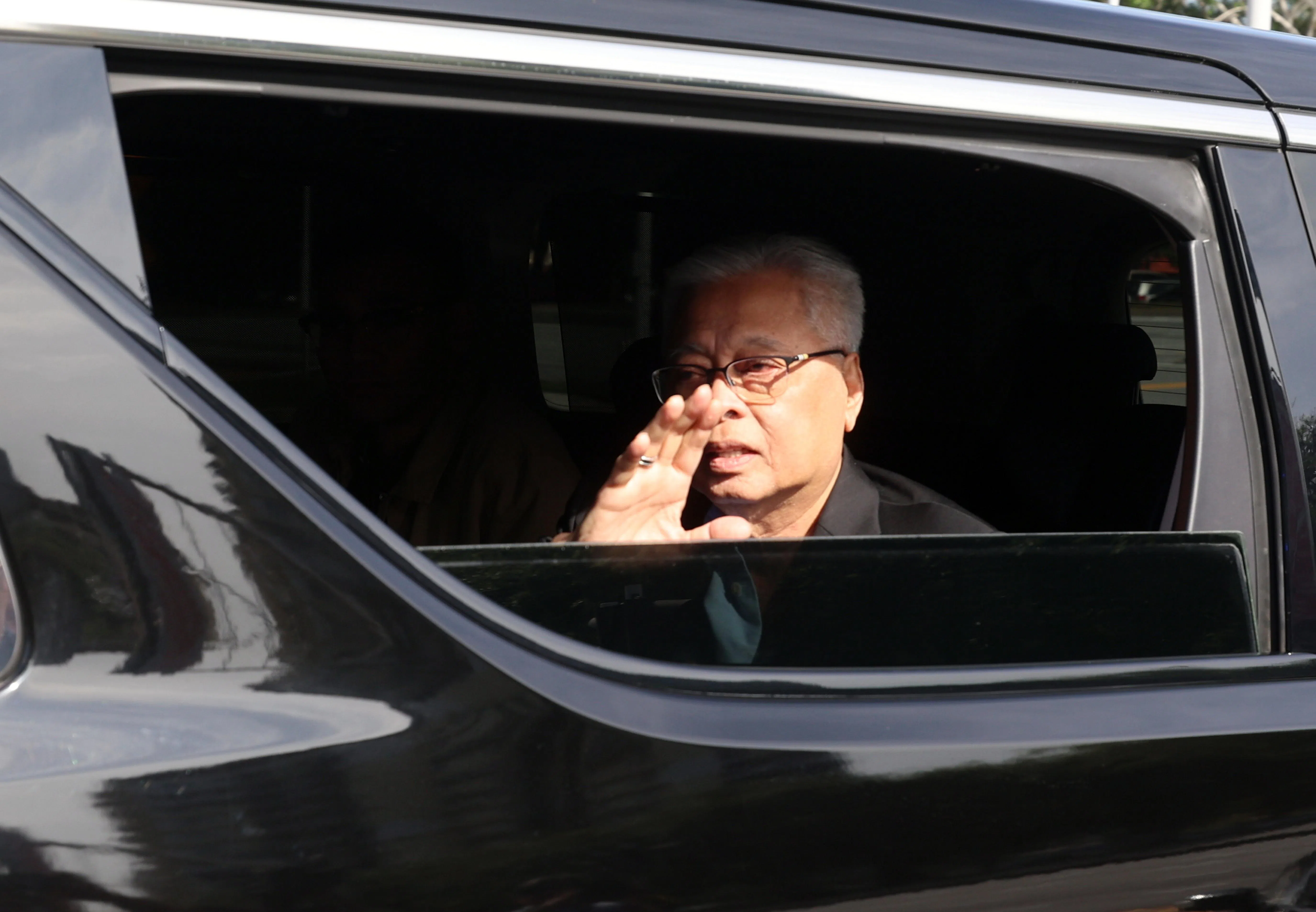 去年3月，依斯迈沙比里被传召到反贪会总部录口供。（马新社）