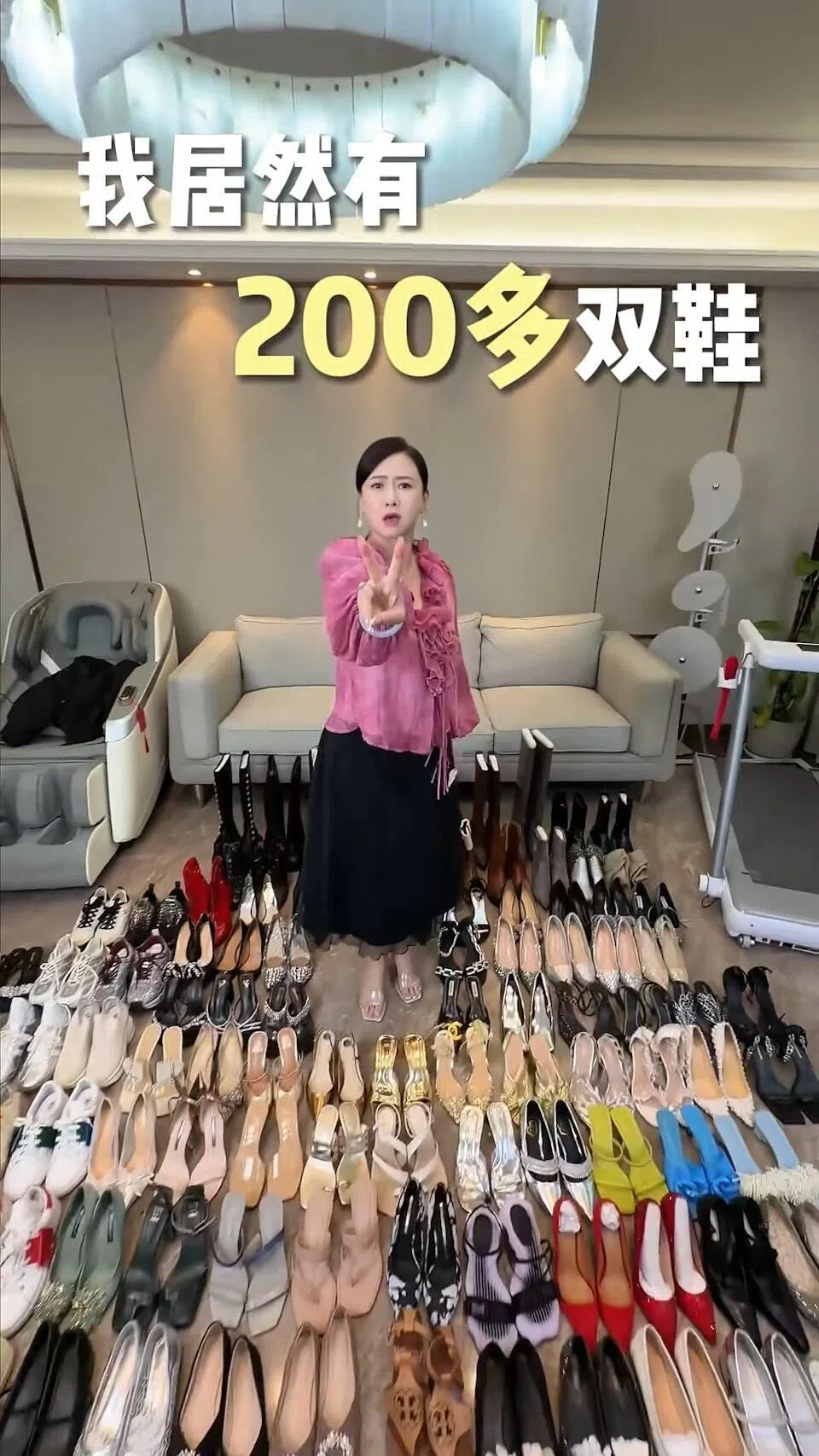 翁虹公开自己的收藏，名牌鞋多达200多双。（互联网）
