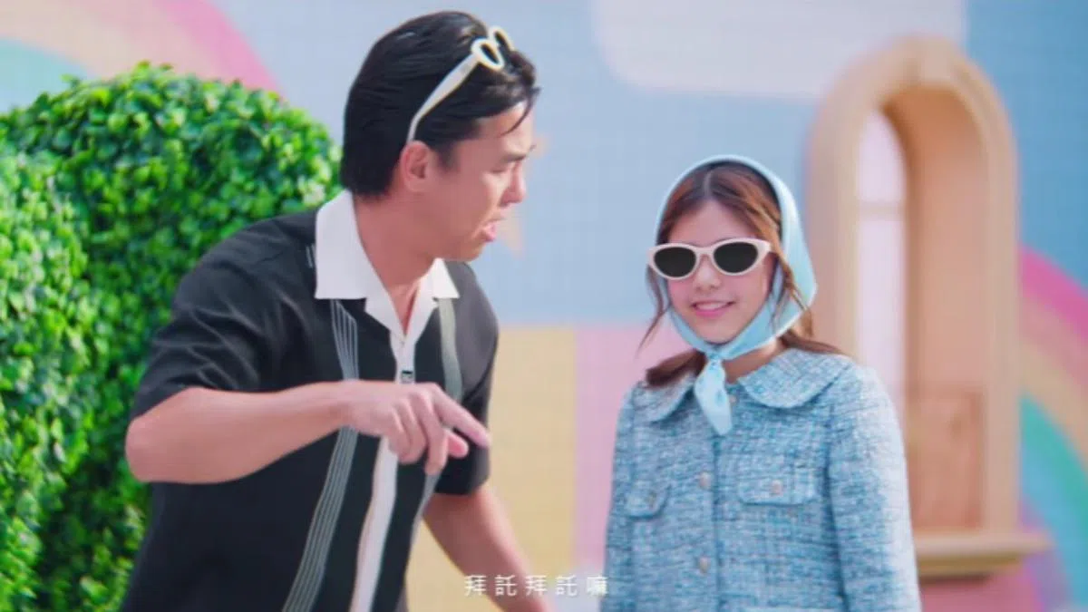 周杰伦的大女儿小周周（右）也惊喜亮相。（互联网）
