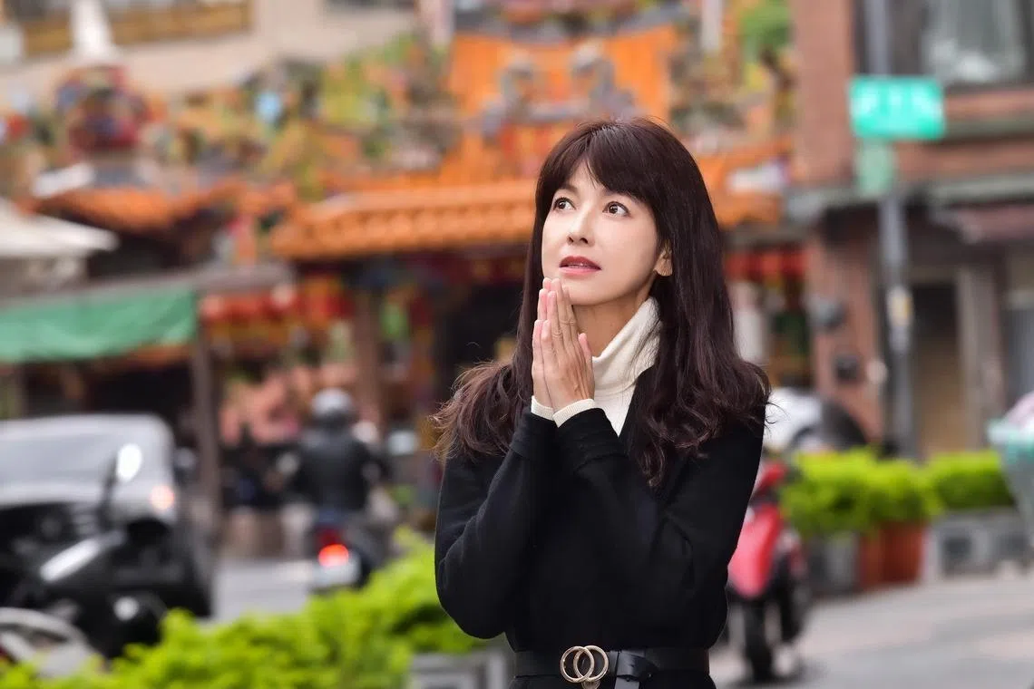陈明真在《农历三月二十三》中饰演一名剧团团长，收养弱势孩子，用艺术传递正能量。 （取自《农历三月二十三》脸书）