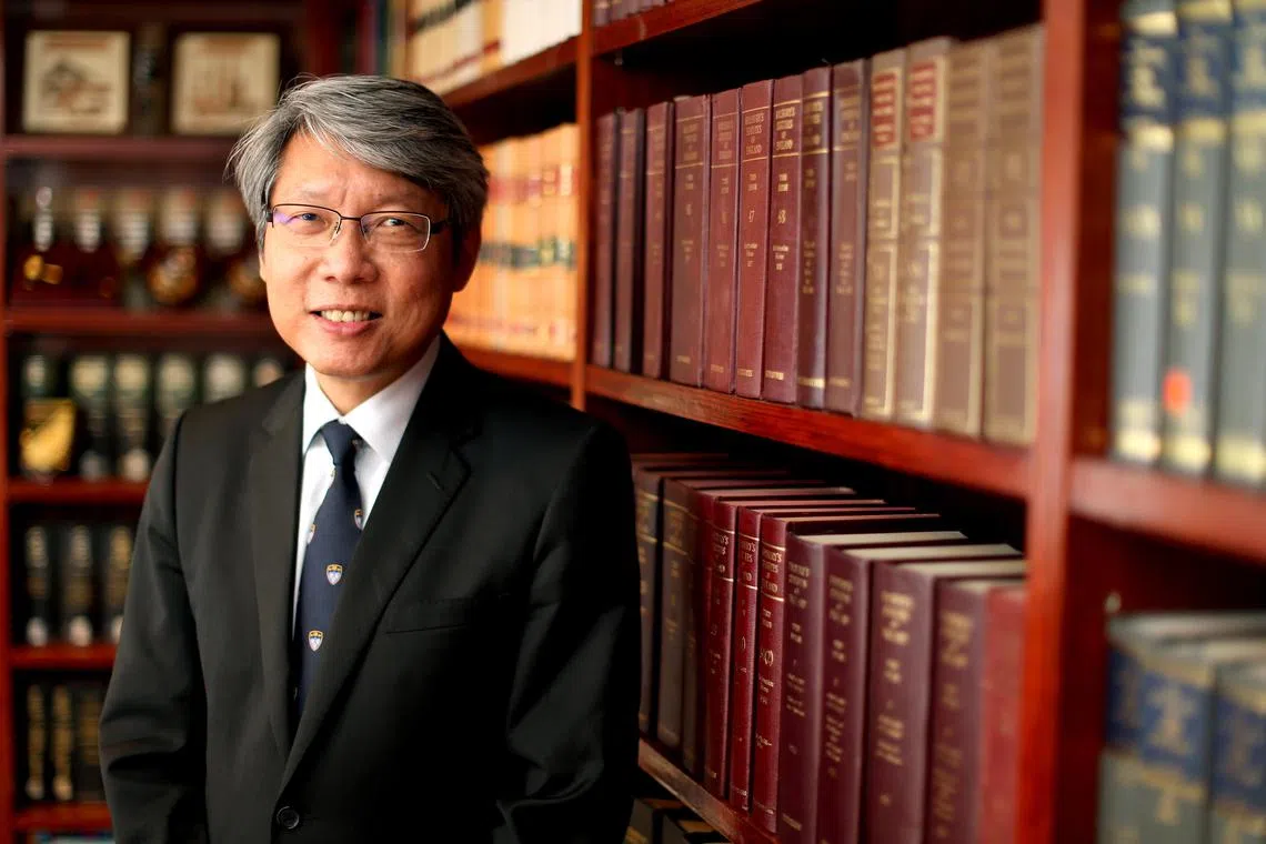 郭令明等人由律明律师事务所高级律师骆维明（图）领导的法律团队代表。（档案照片）