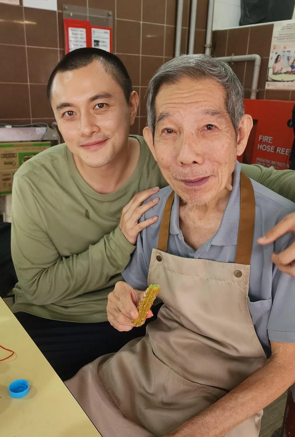 包勋评（左）和杨世彬（右）首次合作演爷孙。（受访者提供）