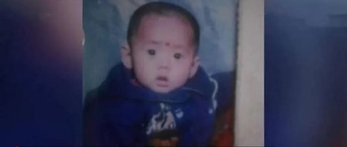 2000年在山西被呼某拐走的1岁半男童。（互联网）