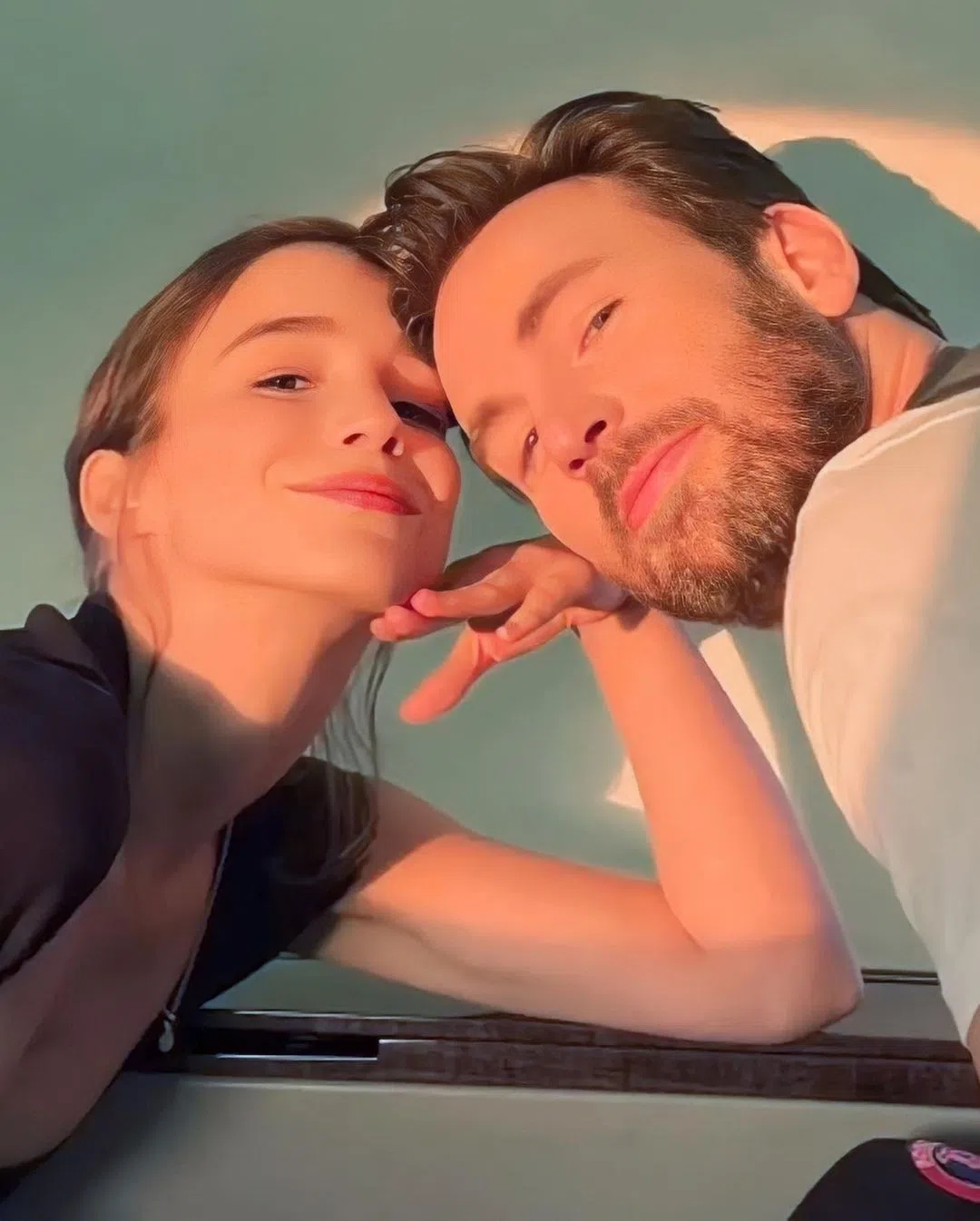 有情人终成眷属。（取自Chris Evans IG）