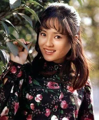 五十岚淳子高中踏入模特儿行业，同学形容她是开校以来最美的女学生。（互联网）