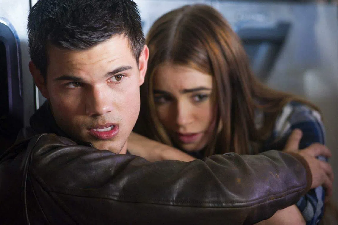 《在劫难逃》的Taylor Lautner（左）卷入自己不知的阴谋中而被迫逃亡。（星和娱乐提供）