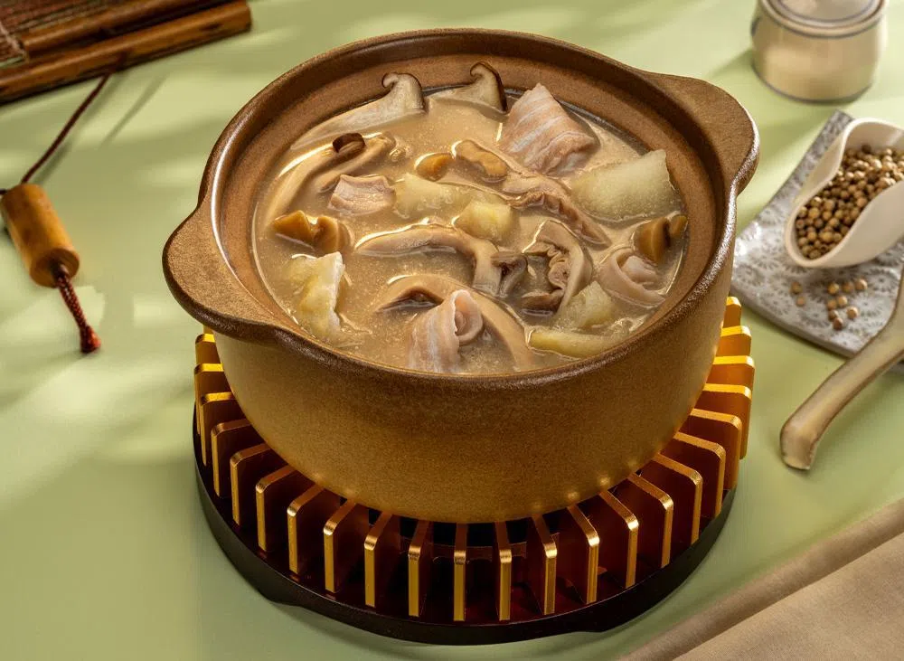 金牌猪肚汤暖胃驱寒。（餐馆提供）