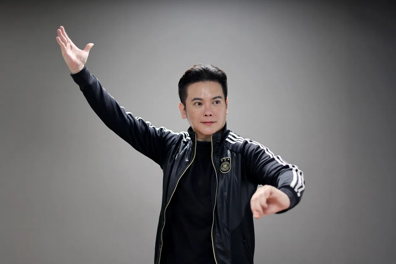 不仅攻潮剧，沈炜竣也勤于学习其他剧种。（龙国雄摄）