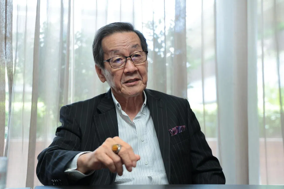 前新加坡驻华大使陈燮荣相信，李总理留任内阁担任国务资政，将能带来宝贵价值，而黄循财领导下的新团队，也有能力应对未来的更多挑战。（梁麒麟摄）