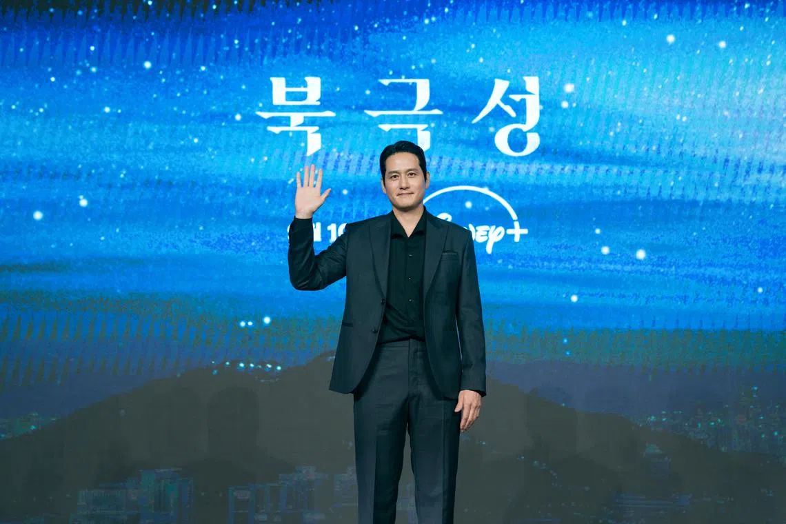 朴海俊在剧中扮演全智贤的丈夫。（Disney+提供）