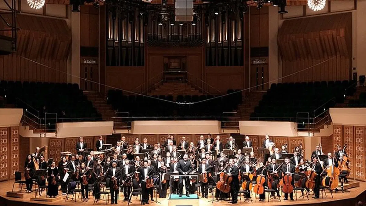荣获《留声机》杂志 2019 年“年度管弦乐团大奖”的香港管弦乐团将于西九文化区的户外跨年倒数演唱会献上动人演奏。（摄影/嘉霖/港乐）