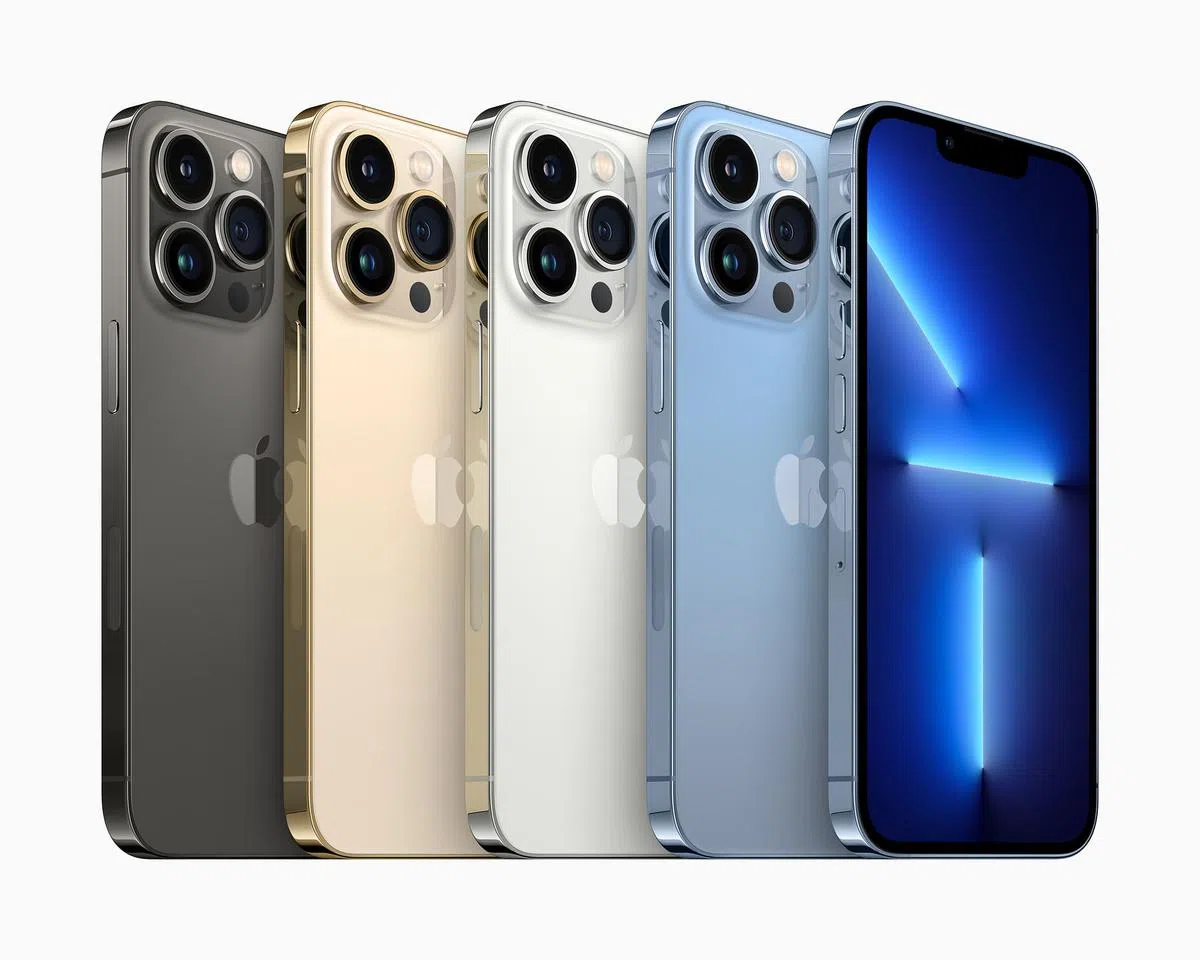 苹果iPhone 13 Pro手机用AI加持的强大摄影功能让人赞叹。