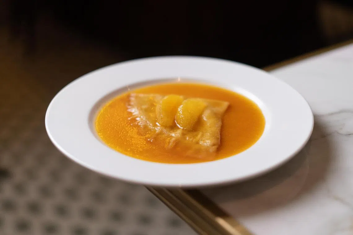 Henri Charpentier的限定下午茶，有经典法式甜品可丽饼。（商家提供）
