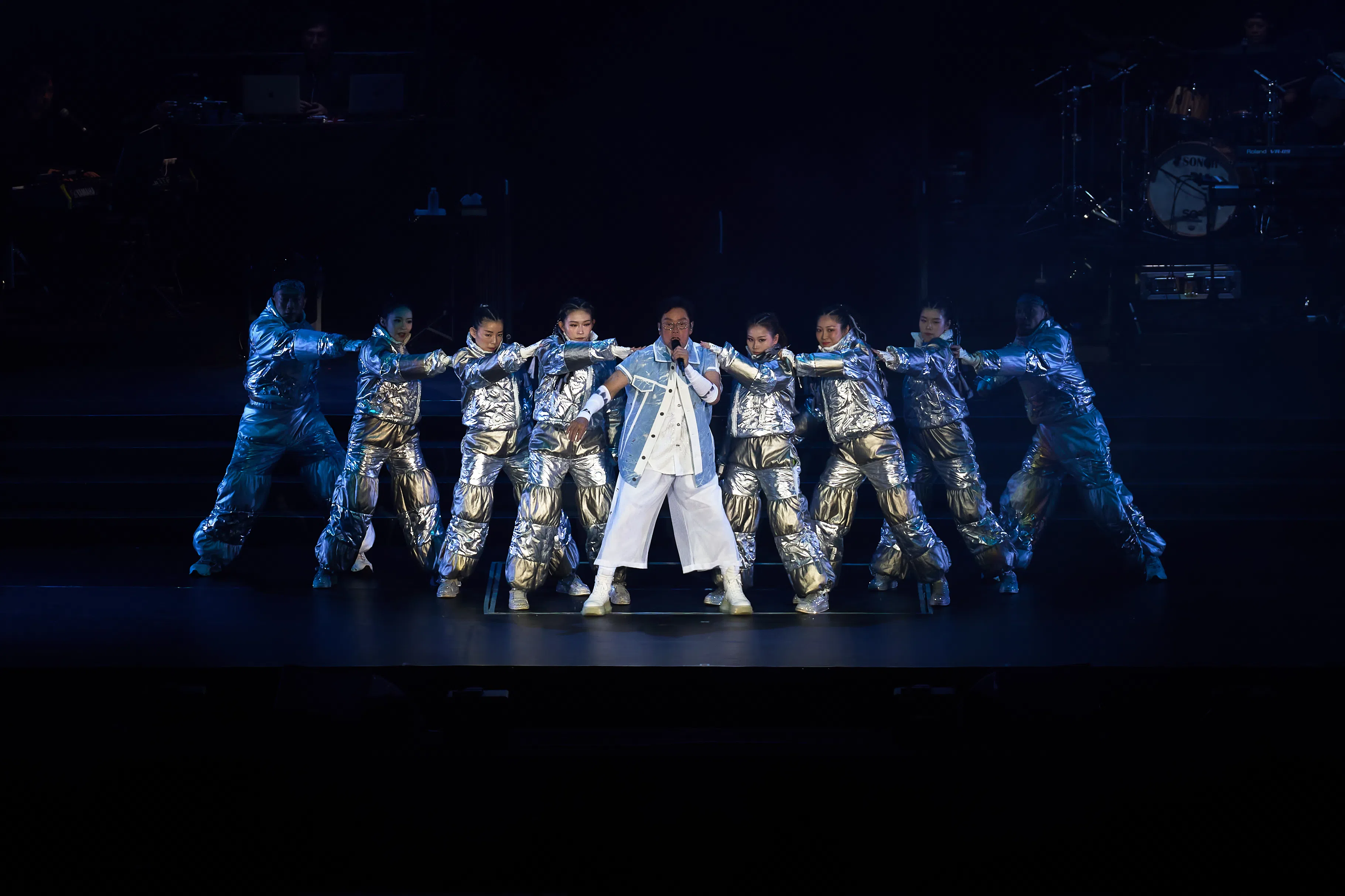 谭咏麟演唱三小时，载歌载舞，毫不欺场。（Shaw Brothers Live Entertainment / Red Spade Entertainment提供）