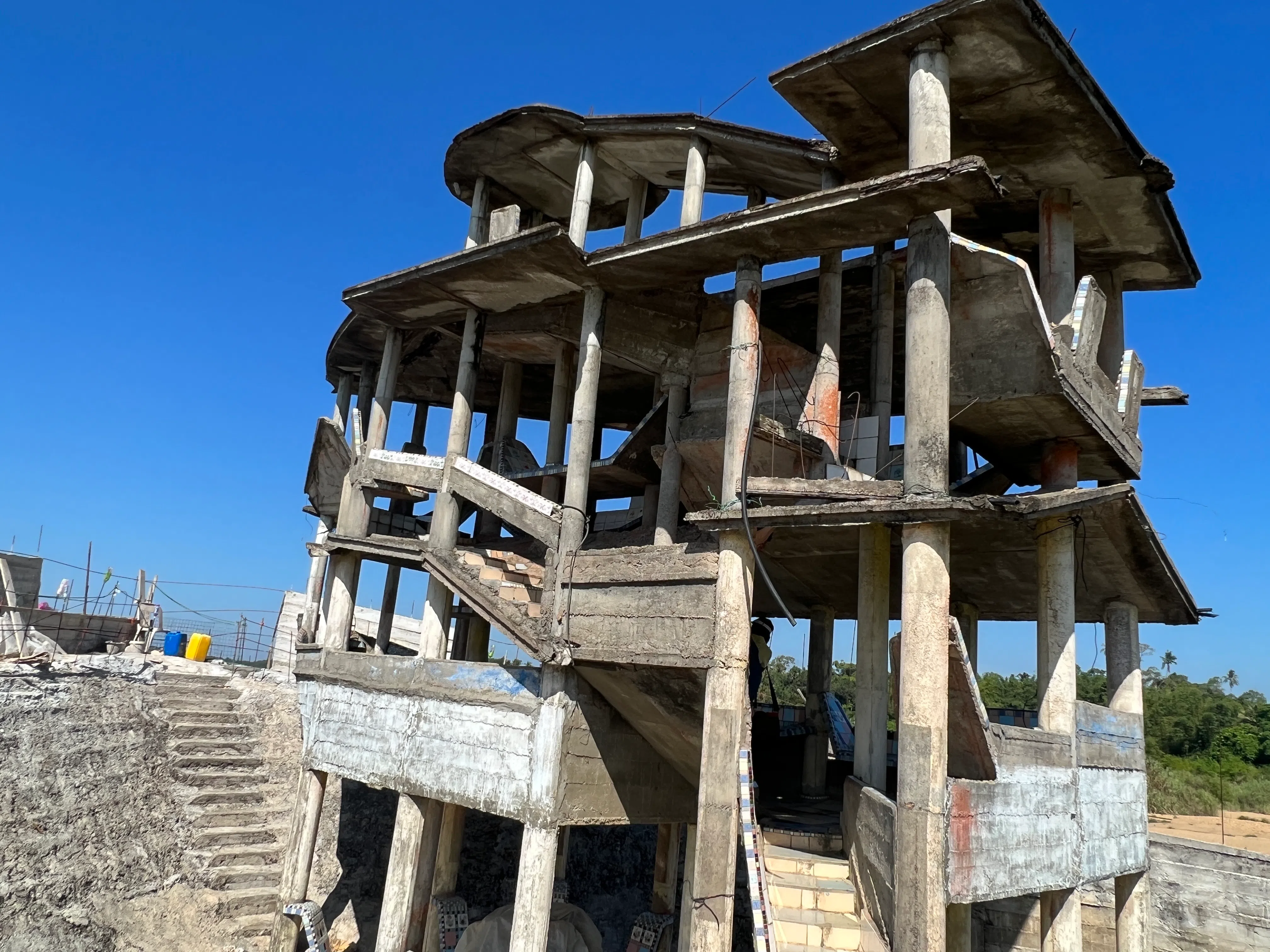 庄登文所建造的“飞船”。（叶孝忠摄）