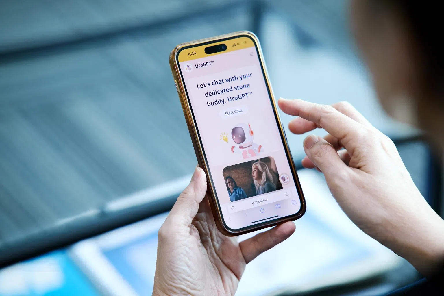 由Advanced Medtech推出的人工智能聊天平台UroGPT，基于经医生验证的医疗数据，为医生与患者之间提供可靠的辅助工具。（新报业媒体）