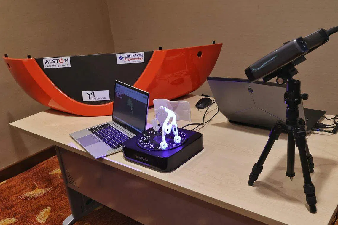 通过引入地铁列车零件的3D制造技术，新捷运可根据需求在本地产生，节省零件的运输时间，除了降低生产成本，也让供应链更稳定。（唐家鸿摄）