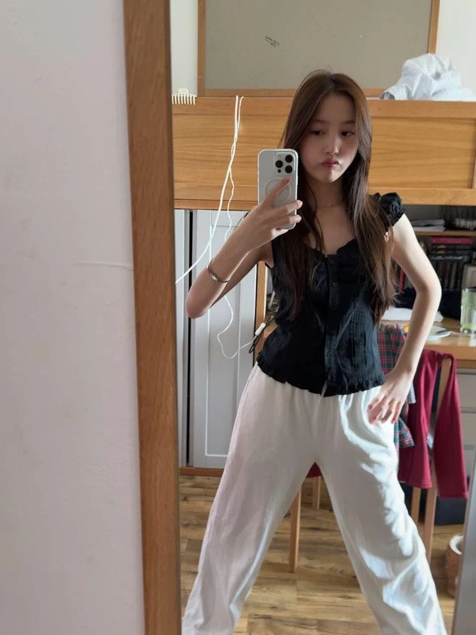 小四月在社媒的一举一动都受到关注。（互联网）