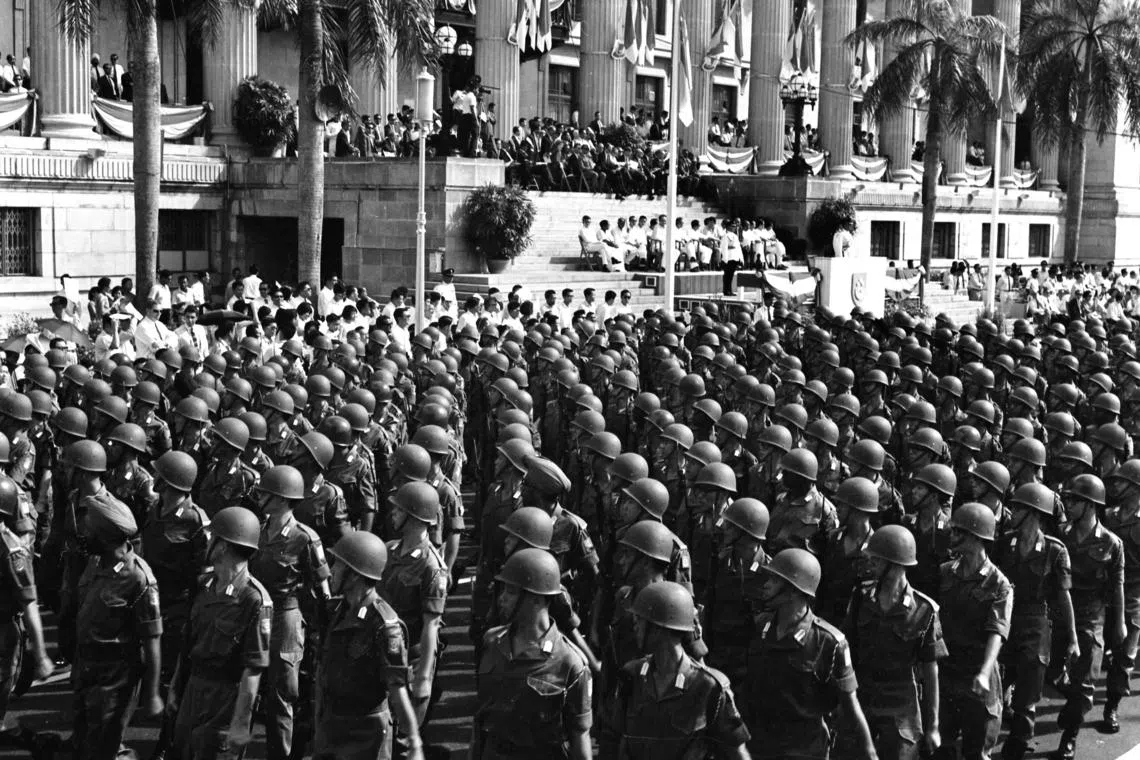新加坡首个国庆共有约2万3000人参与阅兵。（档案照）