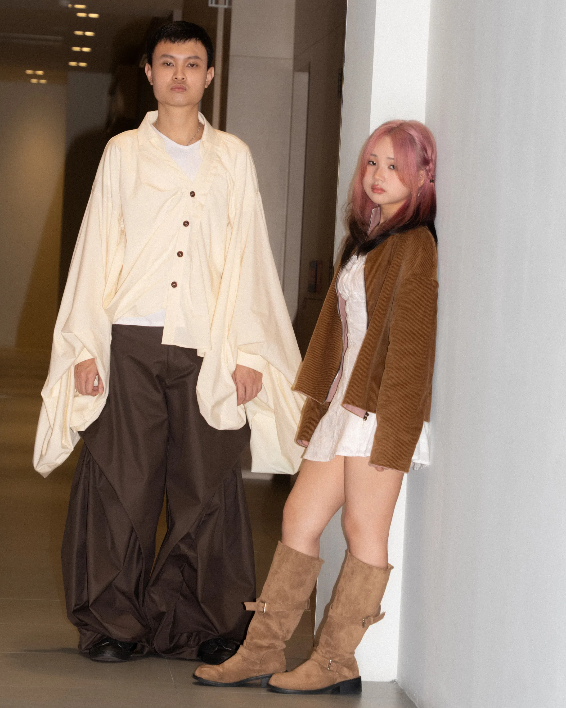 薇乐塔（右）与来自Singapore Fashion Runway，展示她设计的特需模特儿。（新加坡丰田提供）