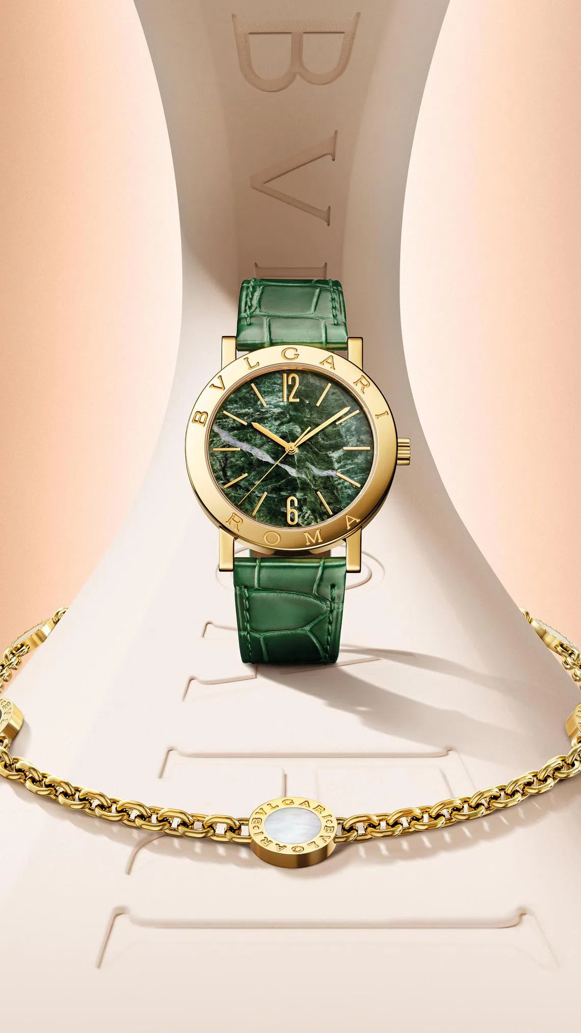 “Verde Alpi”绿色大理石表盘Bvlgari Bvlgari系列腕表，搭配18K黄金表壳。（宝格丽提供）