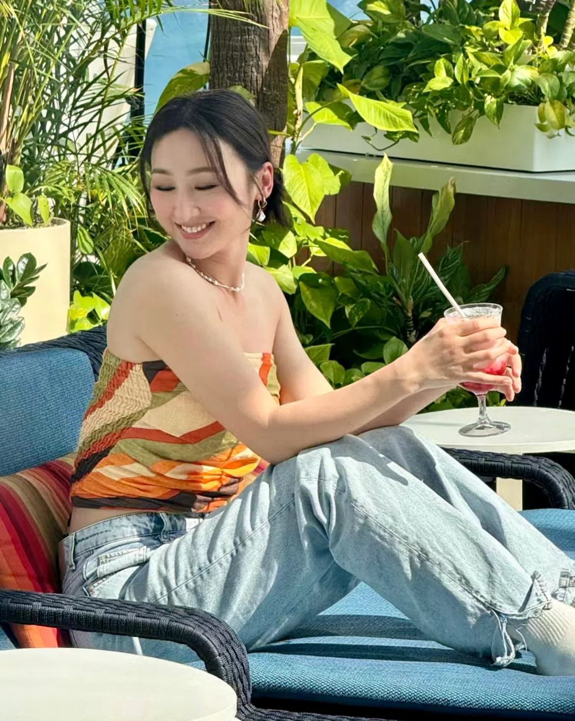 近来凭《新闻女王》受到关注的高海宁被拍到现身狮城。（取自CiCi_遇见谁小红书）