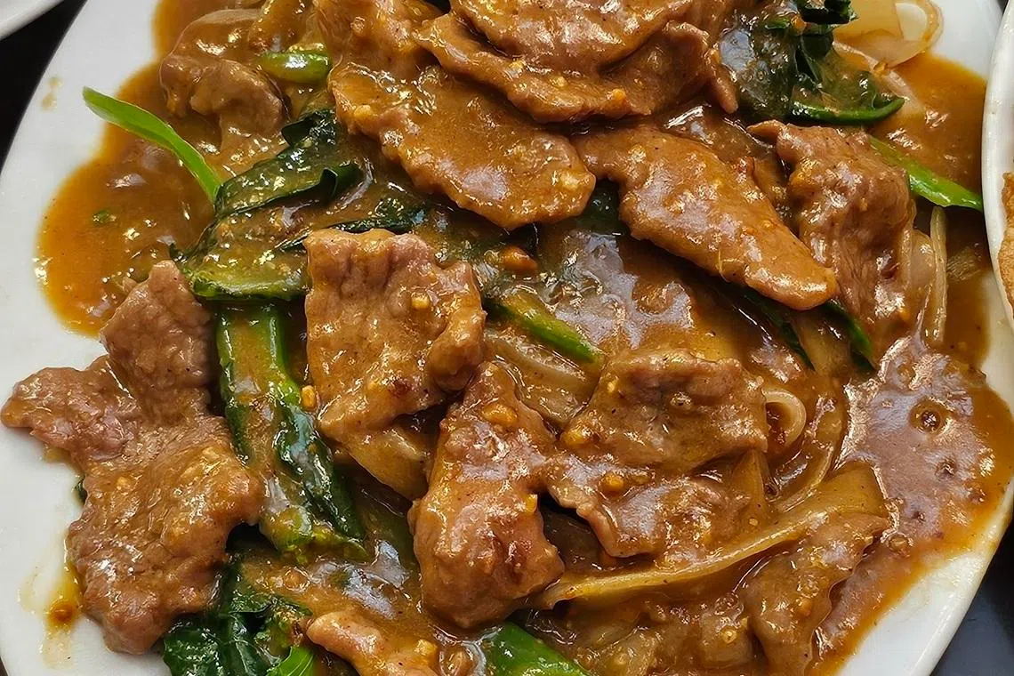沙爹牛肉炒河带有南洋风味。（黄亿敏摄）