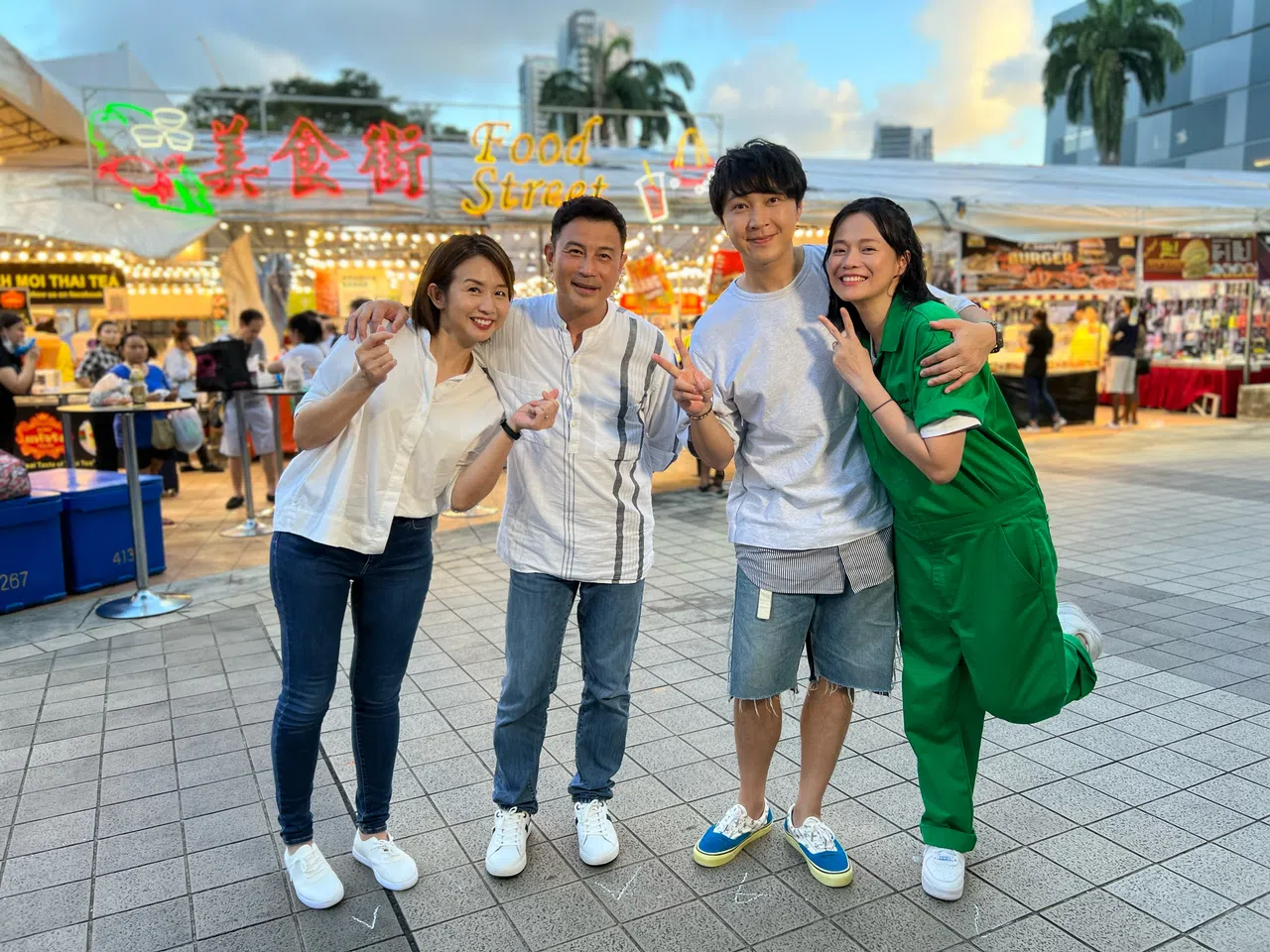 陈毓芸（左起）、林明伦、徐鸣杰和陈凤玲两对夫妻档合作无间。（新传媒提供）
