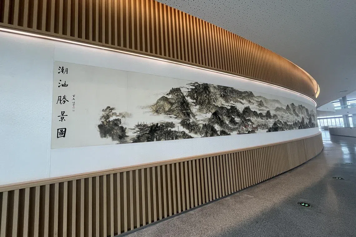 潮汕地区最长画卷《潮汕胜景图》长60米。（曹又方摄）