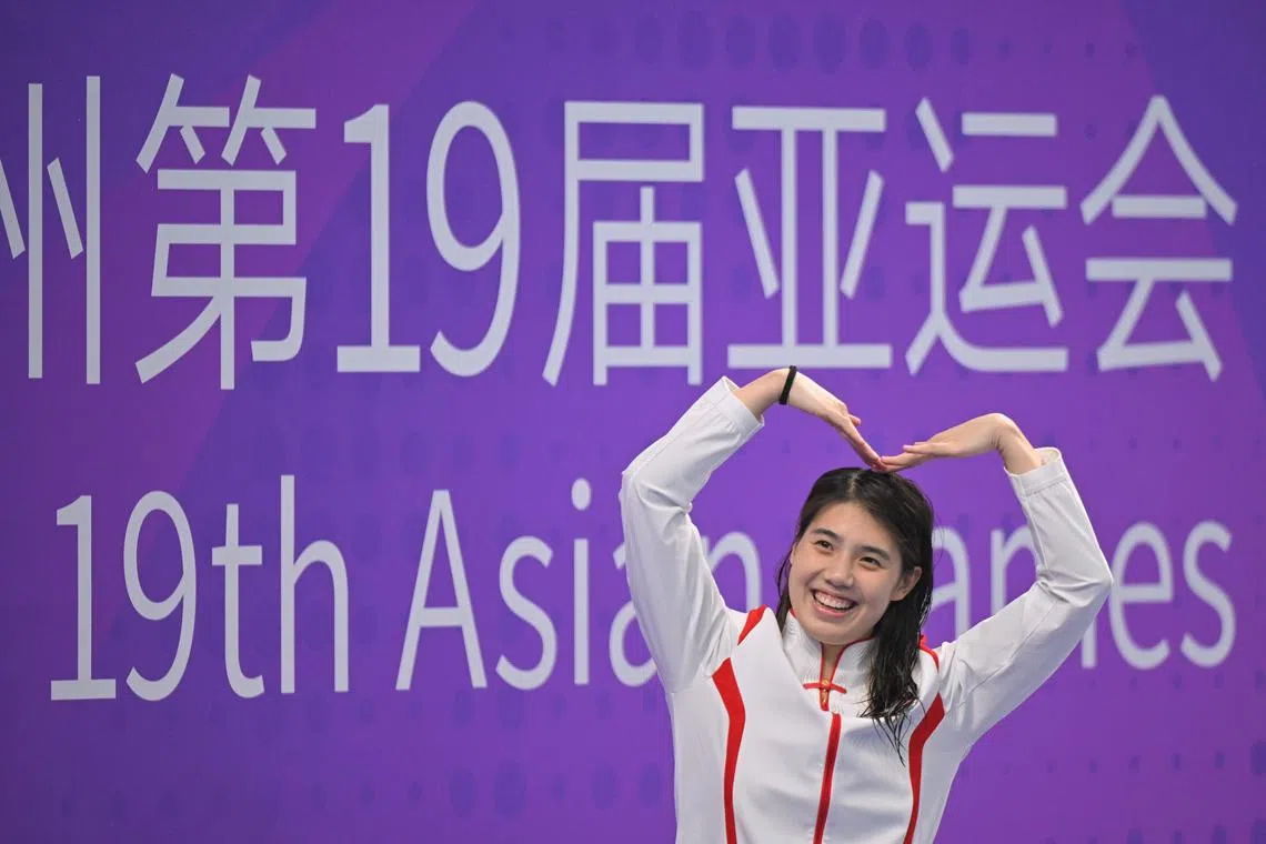 中国“蝶后”张雨霏在2023年的杭州亚运会卫冕女子200米蝶泳冠军，并以2分05秒57的成绩打破赛会纪录。（档案照片）