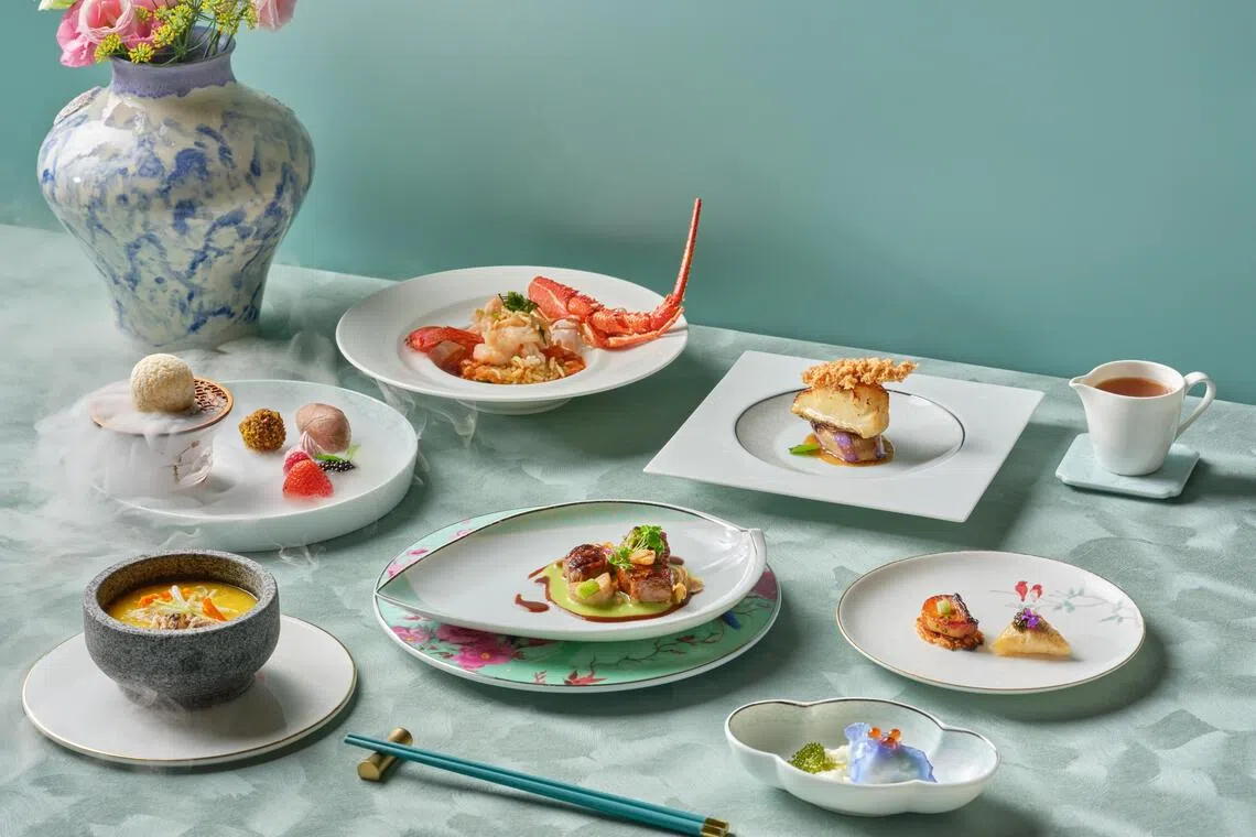 玉楼限定主题套餐“风火走过岁月”的七道式午餐品鉴菜单。（餐馆提供）