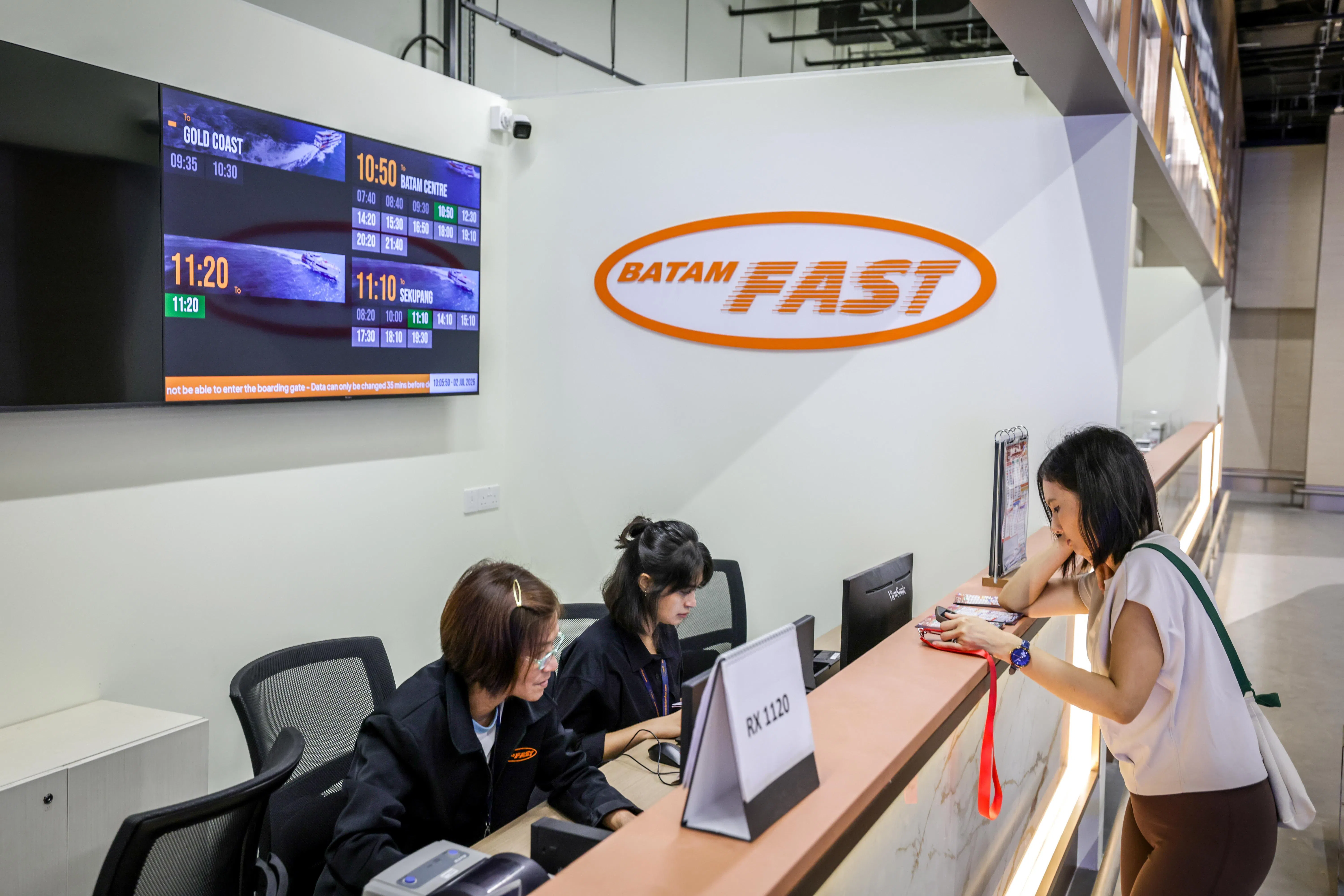 从7月7日起，渡轮业者Batam Fast Ferry率先在新加坡游轮中心港湾码头运作。（叶振忠摄）