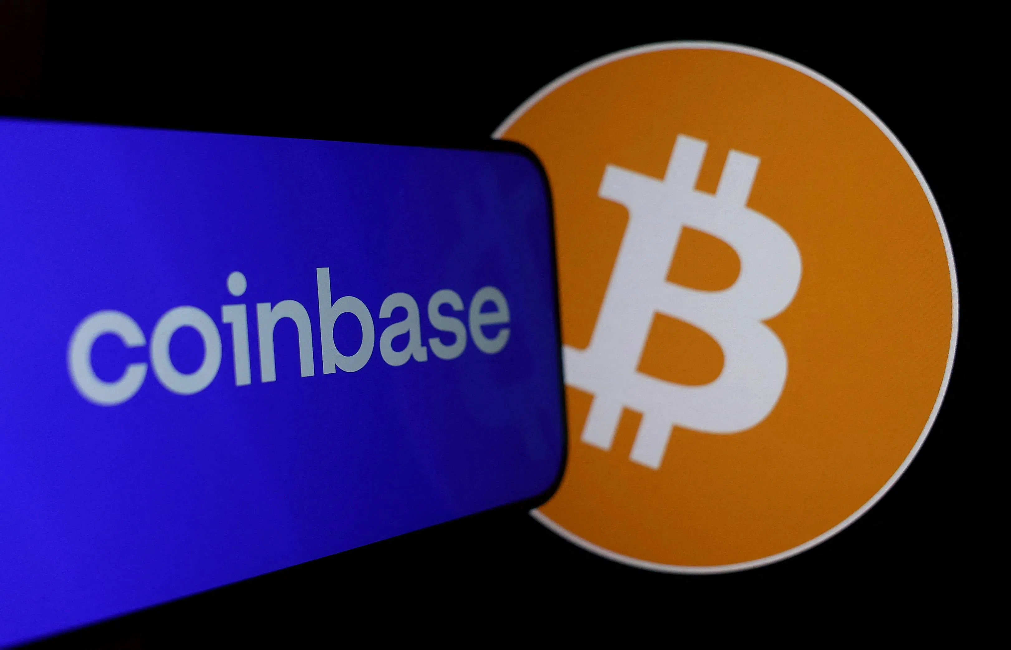 比特币目前稳守在7万美元水平之上，相信会给Coinbase股价本周一定的支持。（法新社）