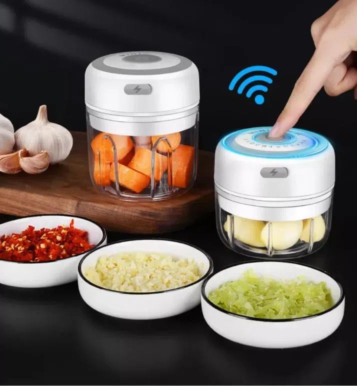 电动搅蒜机能把蒜粒均匀切碎。（取自Lazada）