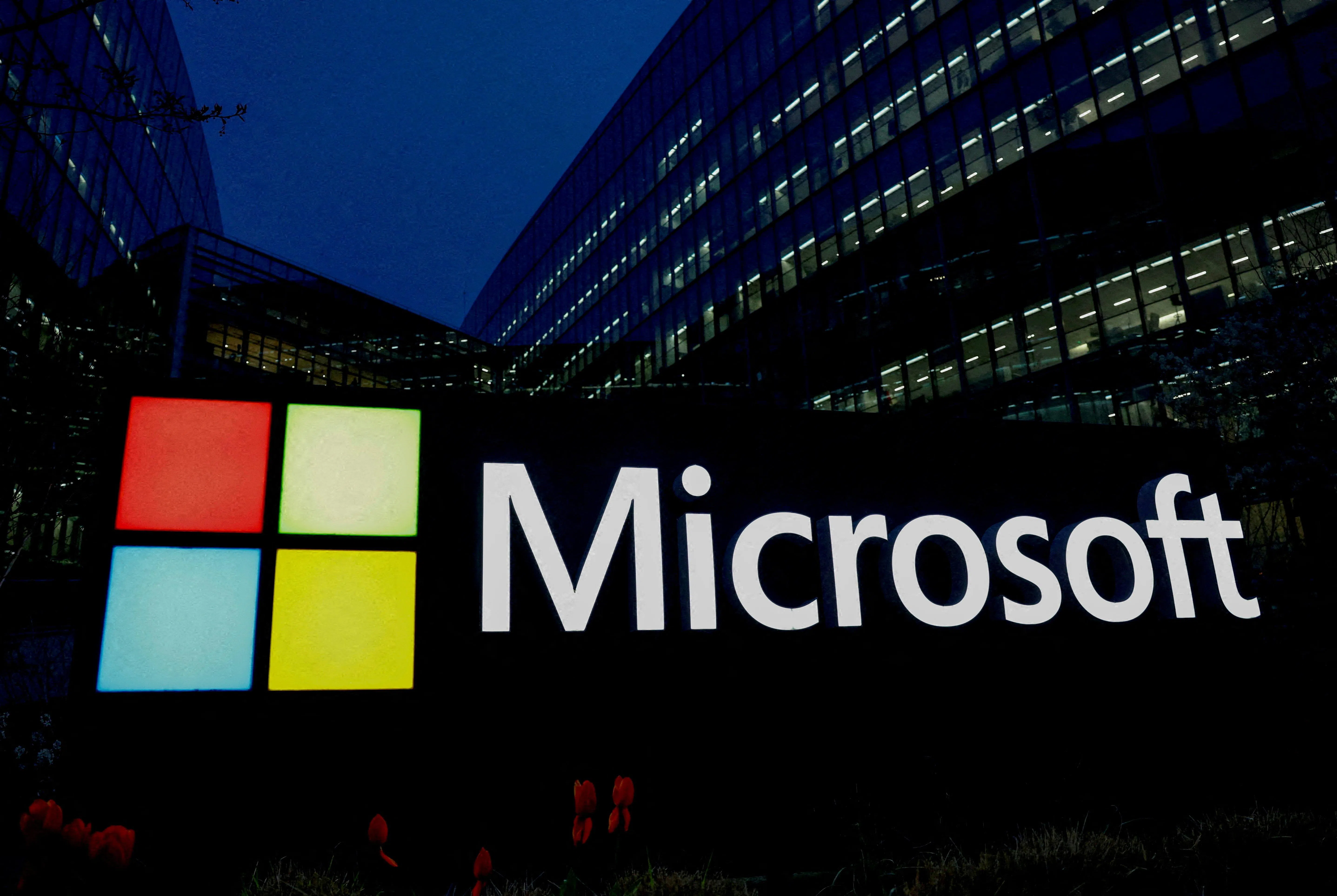 从最新财报来看，Azure高速增长、Copilot用户持续扩张，以及企业AI需求不断升温，显示微软仍然是全球AI基础设施建设及企业AI商业化浪潮中的最大受益者之一。（路透社）