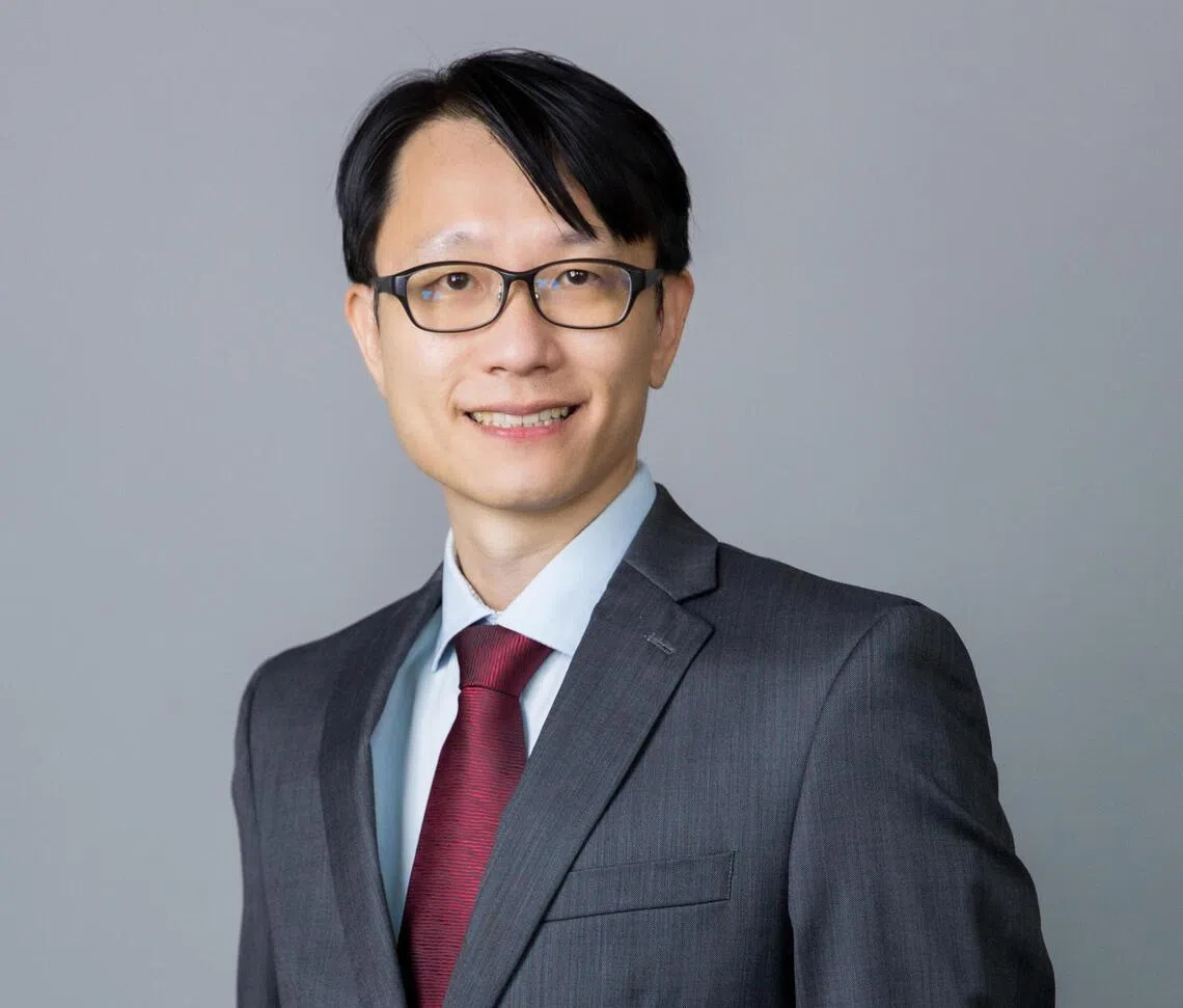 李志强副教授说，更早准确锁定高危群体，就能更早对症下药，不仅有机会避免情况恶化为严重的精神疾病，疗效也更理想。（档案照片）