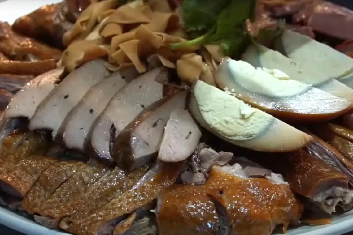 潮汕美食全鹅宴，尤其是澄海的狮头鹅十分著名，鹅肝入口即化，鹅肉鲜嫩肥美。（顾功垒摄）