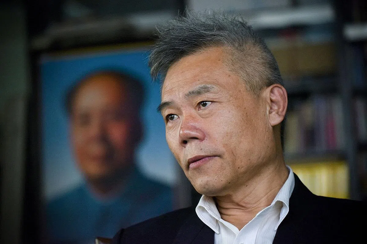 今年66岁的司马南，在上世纪90年代以揭露伪气功、假神医出了名，他曾获“改革开放30年杰出社会人物”等提名。