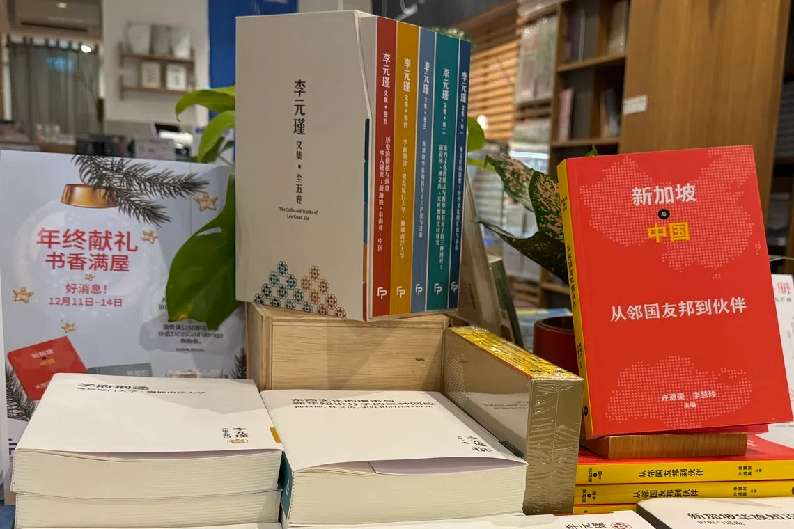 2025年焦点出版社推出各色大部头著作，将焦点对准时代课题。（张子奕摄）