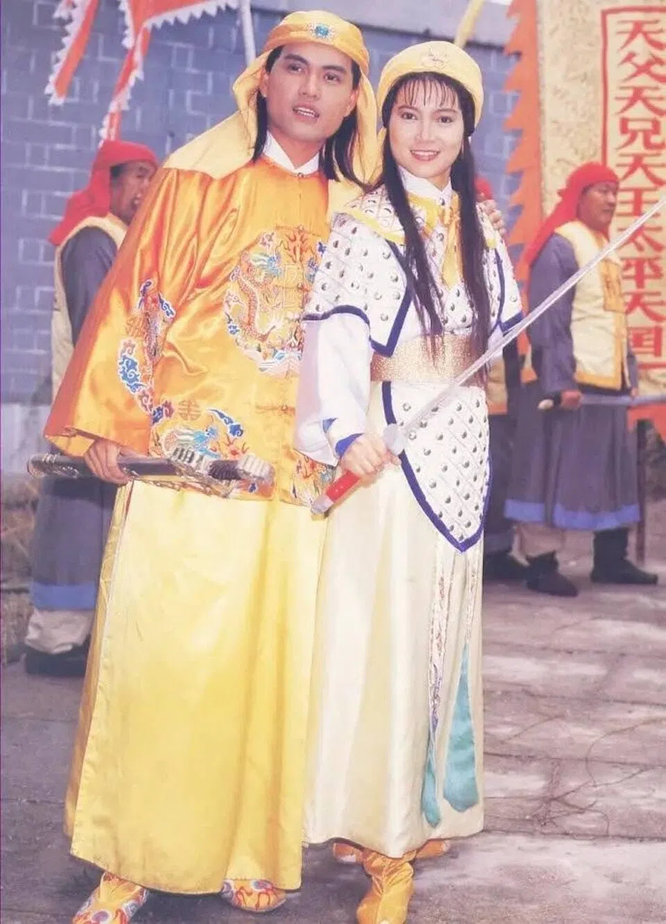 陈敏儿（右）与吕良伟合作《太平天国》。（互联网）