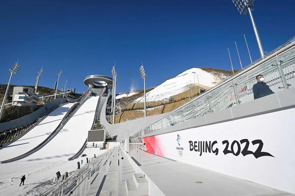 官方安排的参访点包括张家口赛区的标志性建筑国家跳台滑雪中心，中心在赛后将被打造为举办演出和会议的观光景点。（法新社）