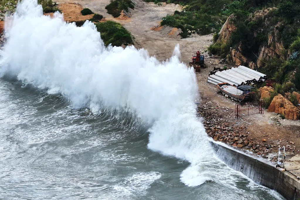 台风“白海豚”或今晚登陆闽浙 福建已撤离转移逾9万人