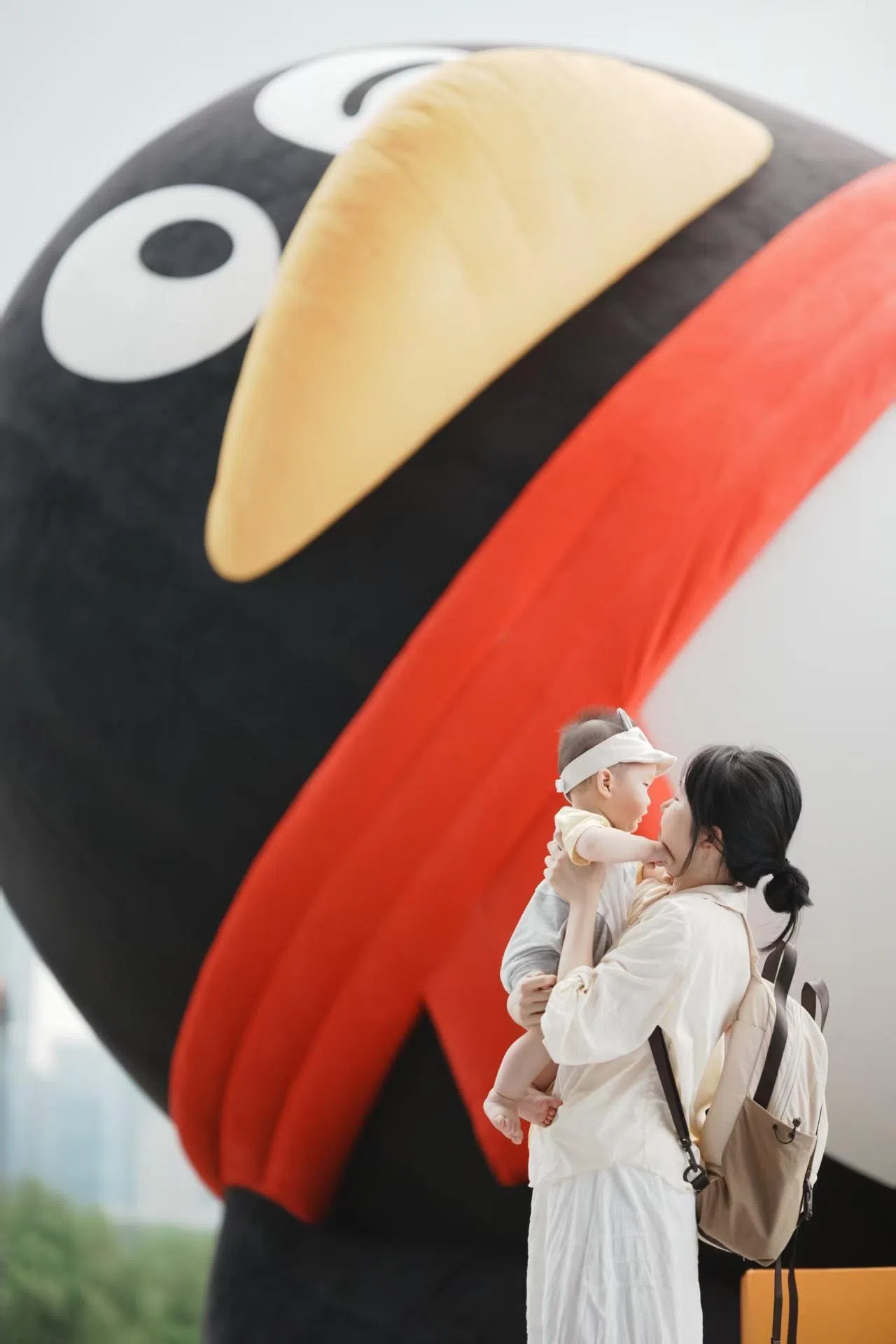 刘文宇喜欢用相机记录一家人的生活点滴。（受访者提供）