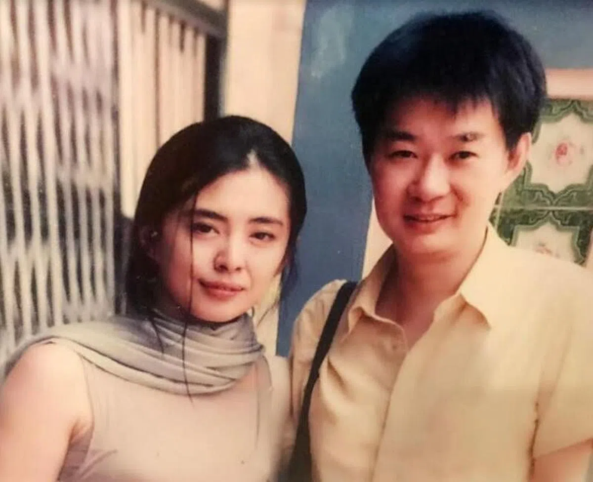 欧伟毅与王祖贤昔日合照。（受访者提供）